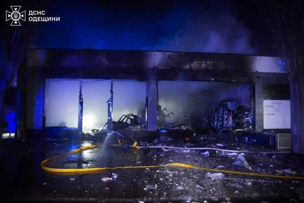 В результате продолжавшейся до утра совместной атаки ракет и беспилотников на