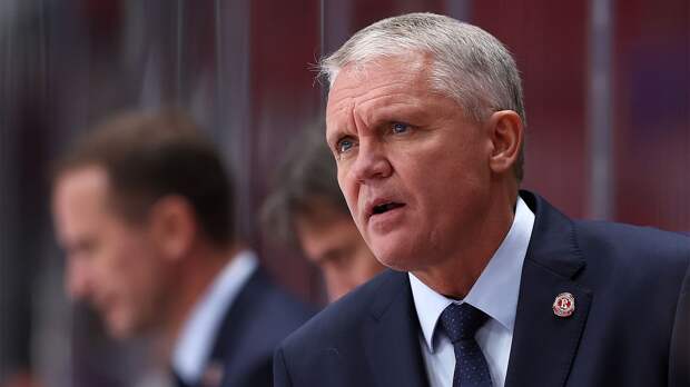 Тренеру «Авангарда» Завьялову наложили четыре шва после попадания в голову шайбой в матче со «Спартаком»