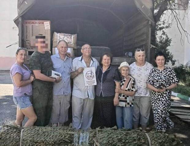 Крымские железнодорожники отправили в зону СВО генераторы и портативные рации