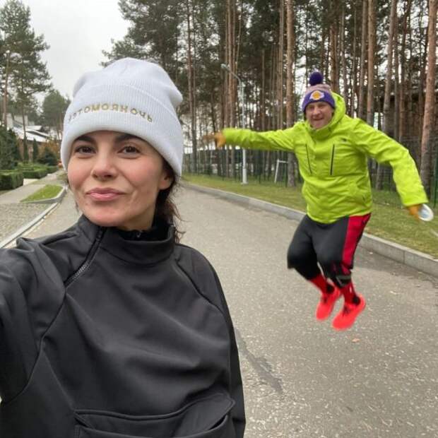 Потап и Настя начинают свое утро активно Потап и Настя начинают свое утро активно