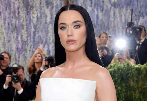 В сети требуют "отменить" Кэти Перри, которую позвали на Met Gala несмотря на скандал с домогательствами