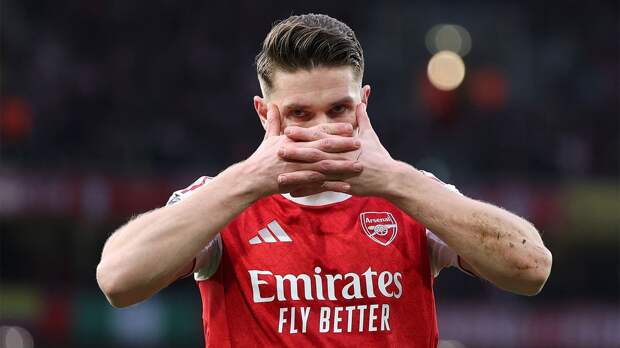 «Арсенал» и «Тоттенхэм» обменялись голами в первом тайме. В начале второго Дьекереш вывел «канониров» вперед