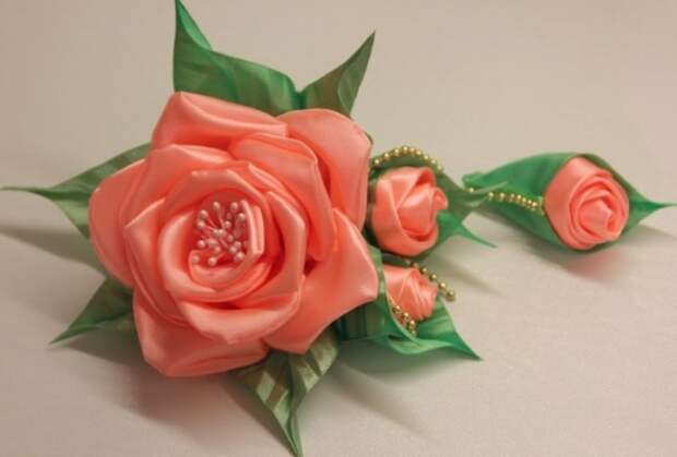 Поделки из лент: варианты изготовления оригинальных изделий (51 фото)