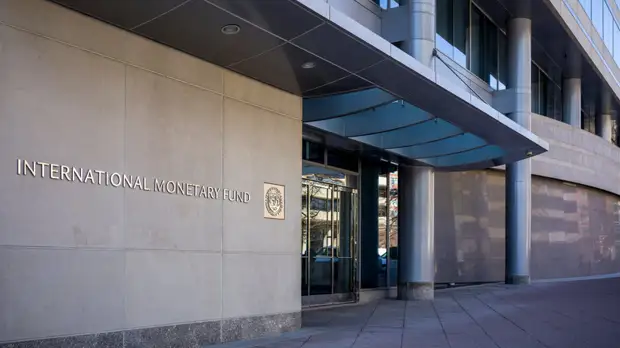 В новых реалиях: МВФ ухудшил прогноз по экономикам России и мира в 2022 и 2023 годах