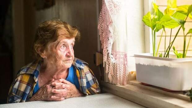 Как пенсионеры выполняют указ мэра Собянина сидеть дома: день первый