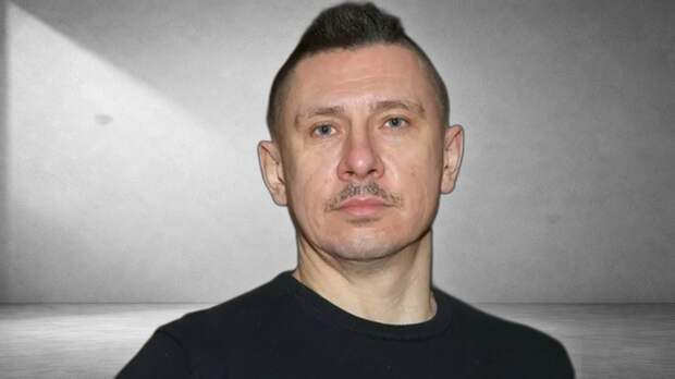 Тайны личной жизни: почему известные актеры и юмористы остаются холостяками после 50