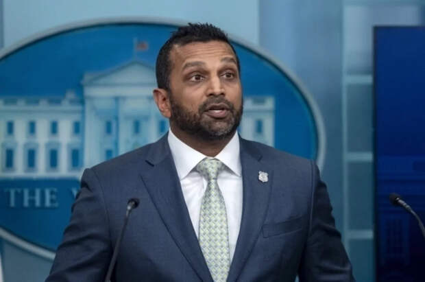 Белый дом: Трамп доверяет главе ФБР после данных о проблемах с алкоголем