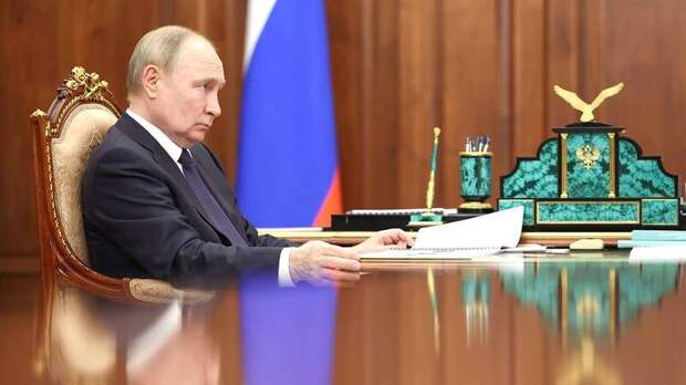 Президент России освободил от занимаемых должностей четырех заместителей главы Минобороны