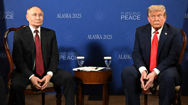 Дональд Трамп заявил, что продолжает общаться с Владимиром Путиным