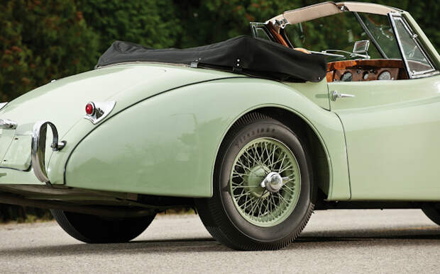 Jaguar xk 120 roadster
