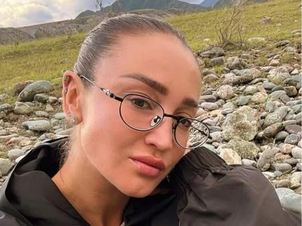 Рыдающая по Роману Третьякову Ольга Бузова стала мемом для сильных женщин