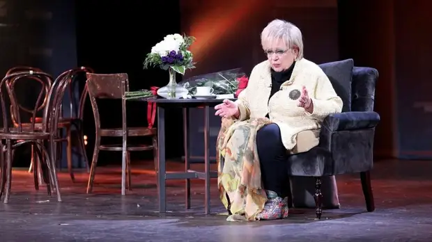 Басилашвили назвал смерть Волчек трагедией