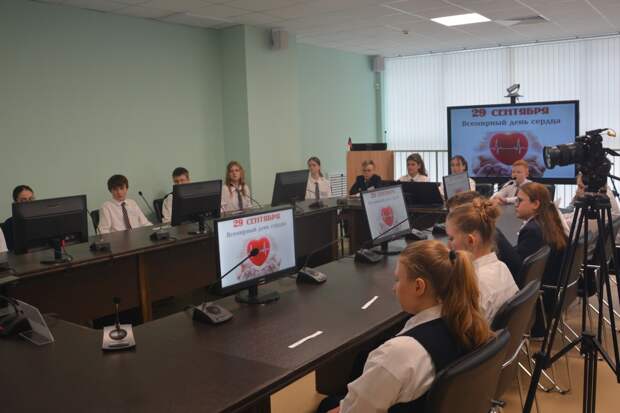 Депутат Воронежской гордумы Сергей Ковалев провёл встречу с учениками 106-й школы в День сердца Депутат Воронежской гордумы Сергей Ковалев провёл встречу с учениками 106-й школы в День сердца