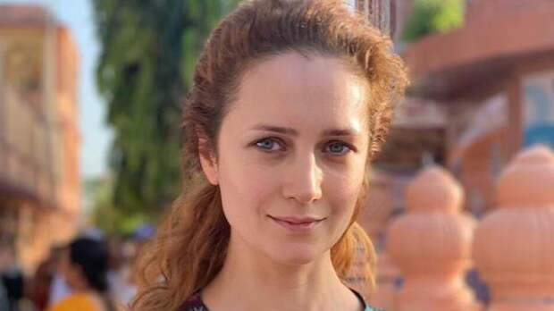 «Дивная дива»: Виктория Исакова отметила 43-летие с дочкой на руках
