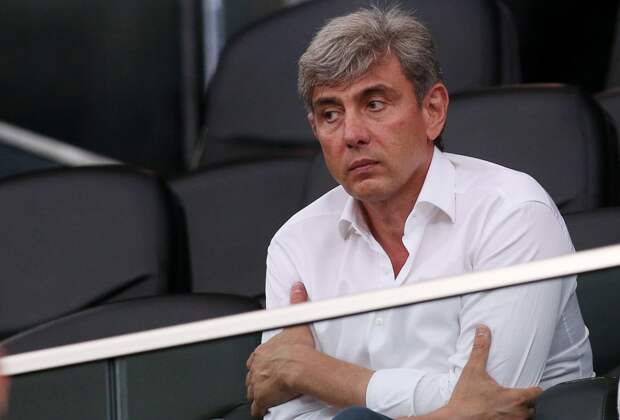 «Матвей Сафонов не разговаривает с агентами, и в этом он прав. Хотя после матча с «Ренном» был звонок» – отец голкипера «Краснодара»