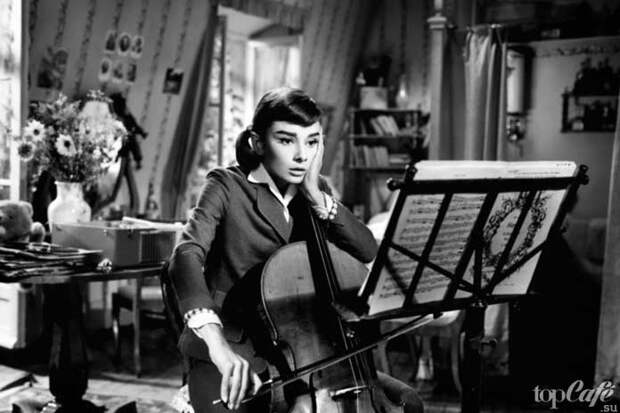 Список лучших фильмов с Одри Хепберн: Любовь после полудня. 1957