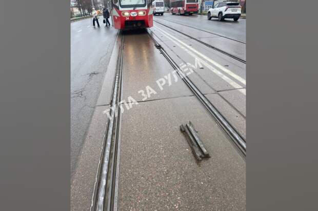 На Пролетарском мосту в Туле остановилось движение трамваев