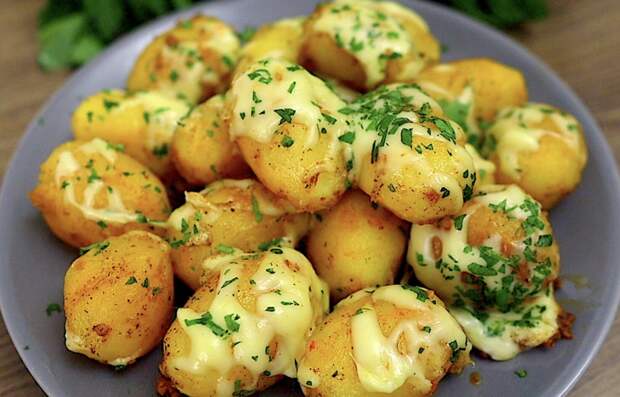 "Настолько вкусной картошки я ещё никогда не пробовала": лёгкий ужин из простых продуктов