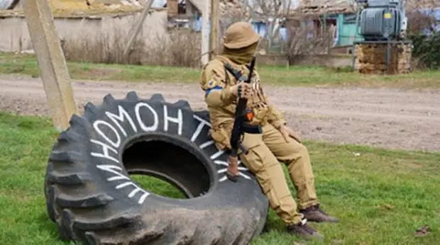 Женская шапочка с цветочком не спасла: 19-летнего боевика ВСУ выдала всего одна говорящая деталь (Видео)