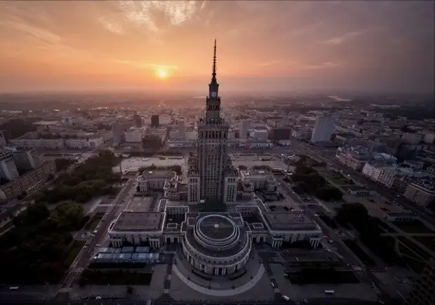 Дворец культуры и науки в Варшаве.