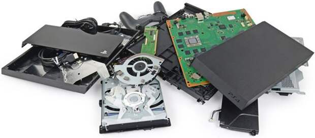 iFixit разобрали PlayStation 4