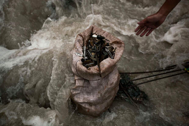 Опасная работа на свалке в Гватемале