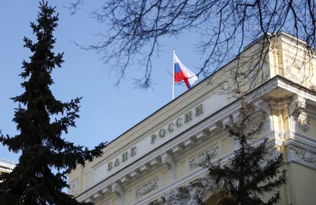 ЦБ снизил ставку до 17%. Как отреагировал рубль и что говорит бизнес?