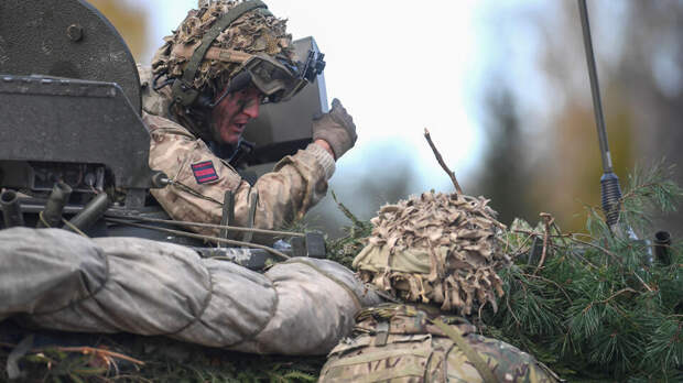 The Telegraph: министр обороны Британии хочет первым направить войска на Украину