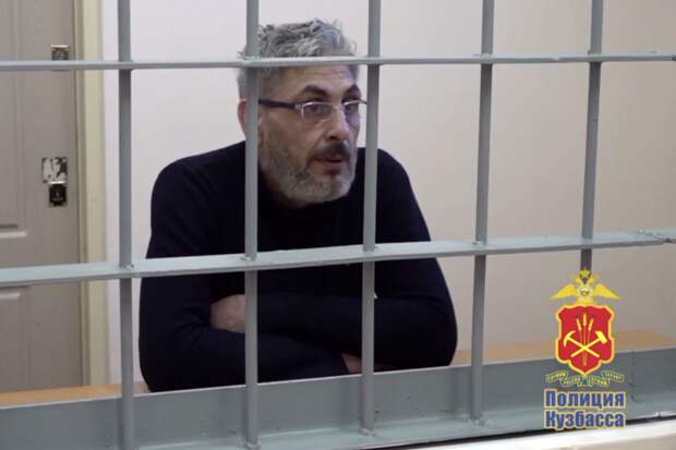 В Кузбассе мужчина поссорился с женой и пошел грабить магазин