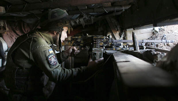 Украинский военный в Донецкой области. Архивное фото Украинский военный в Донецкой области. Архивное фото