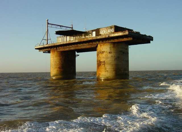 10 самых впечатляющих морских фортов (20 фото)