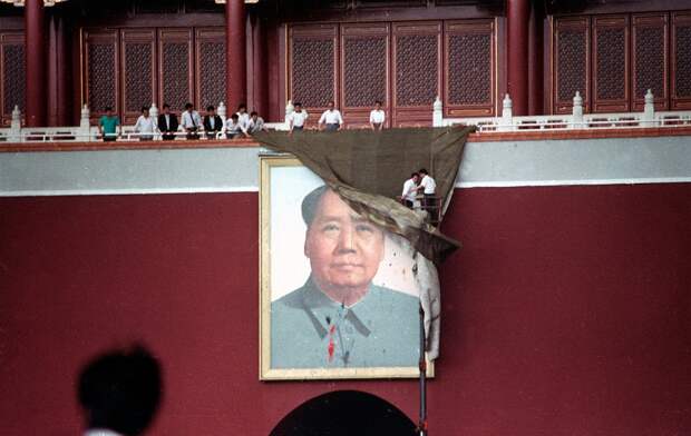 Расстрел демонстрантов на площади Тяньаньмэнь 25 лет назад Tiananmen Square 10 Расстрел демонстрантов на площади Тяньаньмэнь 25 лет назад