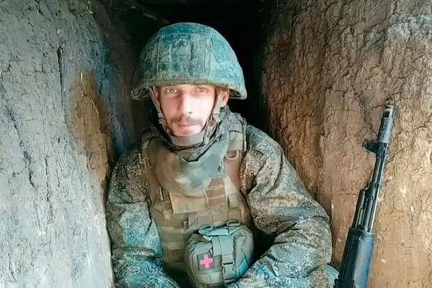 Поэт-десантник Сергей Лобанов выступил в госпитале перед ранеными бойцами