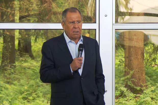 Лавром выступает на Территории смыслов, 15.08.19.png