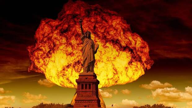 Американская Статуя Свободы на фоне ядерного взрыва. Фото из интернета.