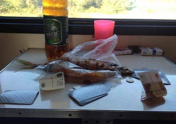 Типичные картины в наших плацкартах