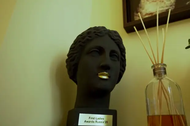 Современная классика: как выглядит квартира Ирины Безруковой (много фото)