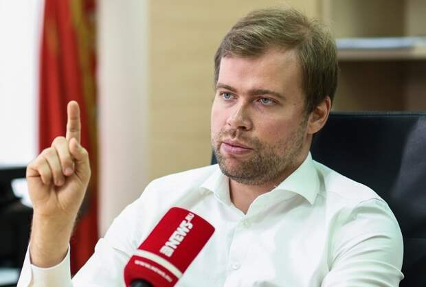 Разговоры о необходимости смены правящих элит все чаще звучат в обществе после начала специальной военной операции России на Украине.-4