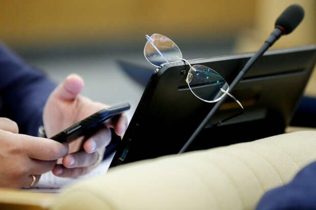 Госдума сняла с рассмотрения предложение по НДС на иностранные товары