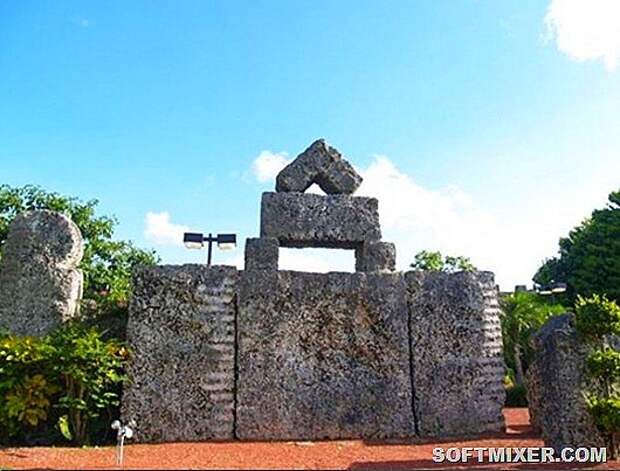 1265012641_800px-coral_castle_31-600x449_thumb[1]