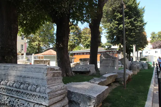 Артефакты древних раскопок Артефакты древних раскопок