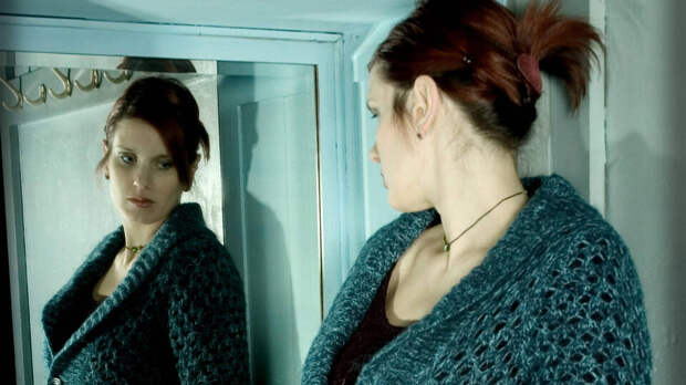 Человек с синдромом самозванца зарабатывает на 50% меньше