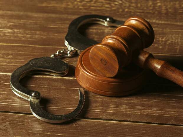 Кемеровчанин из-за ревности ударил ножом приятеля