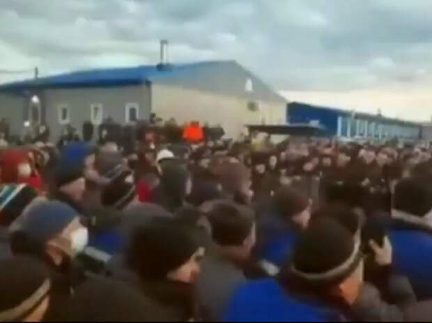 В России власть слышит и боится только восставших В России власть слышит и боится только восставших