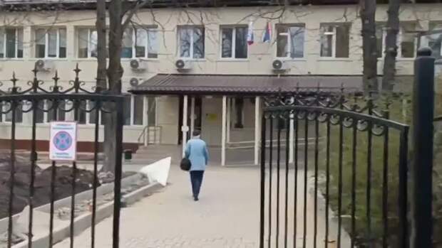 В Соцфонде Калининского района Донецка идет шикарный ремонт: рядом чахнут два детских садика