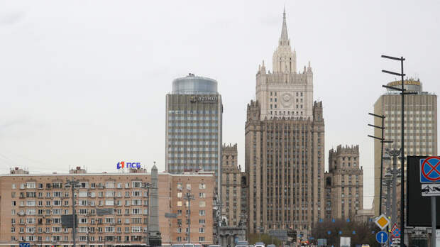 МИД: Россия не бросит своих соотечественников, проживающих в Прибалтике