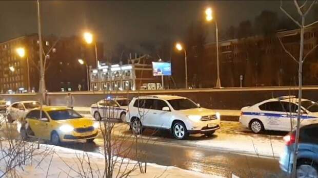 Семь автомобилей столкнулись в Москве