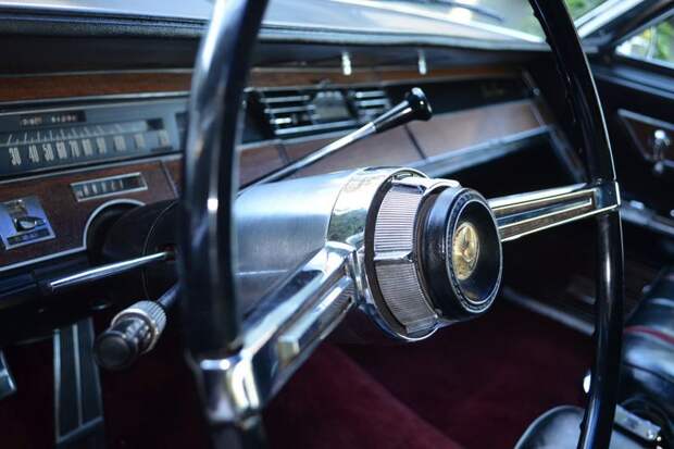 Редкий Imperial Crown Coupe 1967 года продают на аукционе (69 фото)