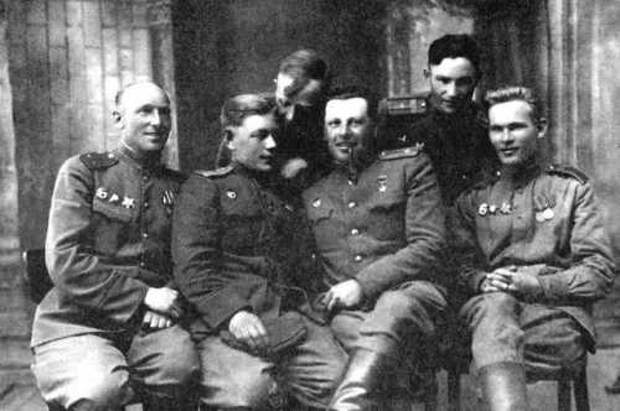 Приближая Победу: «заговорённый» самолёт Антона Алехновича