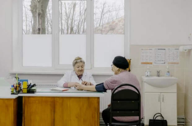 Больше никакой сырости и плесени: Закончился ремонт Офиса здоровья в селе Рогожены